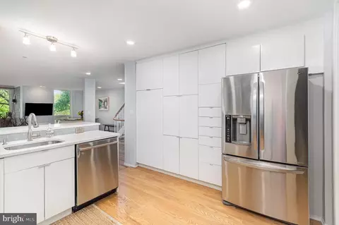 1690 Chimney House Rd, Reston, VA 20190 photo 11