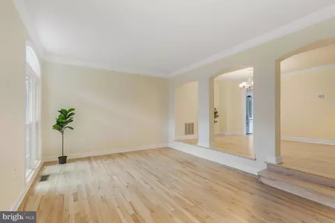 6512 Serenade Pl, Springfield, VA 22150 photo 3