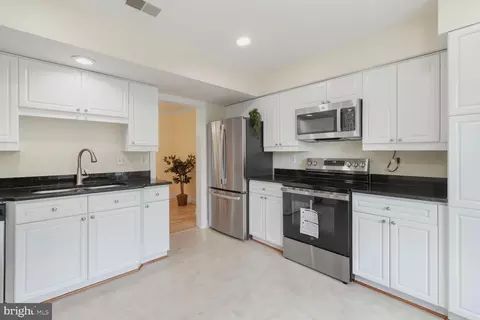6512 Serenade Pl, Springfield, VA 22150 photo 5