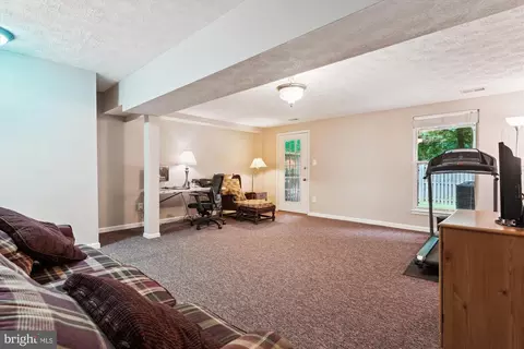 9175 Forest Lawn Ct, Springfield, VA 22152 photo 31