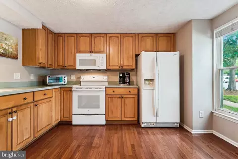 9175 Forest Lawn Ct, Springfield, VA 22152 photo 13