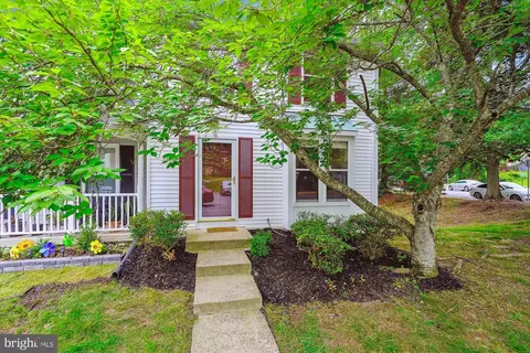 9175 Forest Lawn Ct, Springfield, VA 22152 photo 2