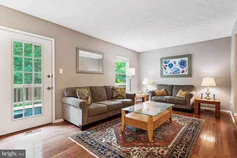 9175 Forest Lawn Ct, Springfield, VA 22152 photo 5