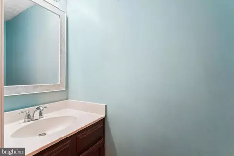 9175 Forest Lawn Ct, Springfield, VA 22152 photo 15