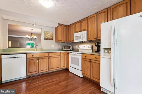 9175 Forest Lawn Ct, Springfield, VA 22152 photo 12