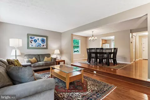 9175 Forest Lawn Ct, Springfield, VA 22152 photo 6