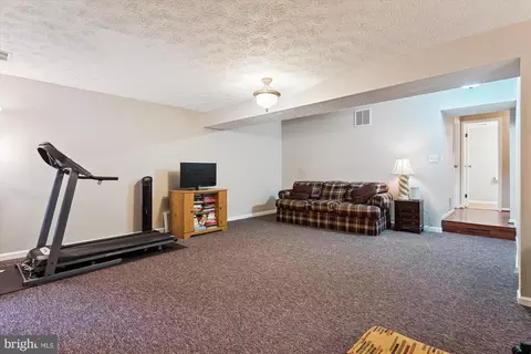 9175 Forest Lawn Ct, Springfield, VA 22152 photo 32