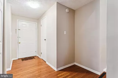 9175 Forest Lawn Ct, Springfield, VA 22152 photo 4