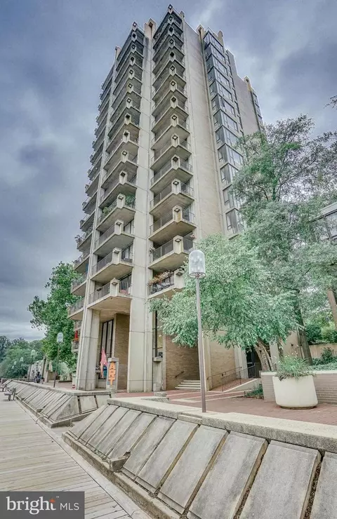 11400 Washington Plz W #202, Reston, VA 20190