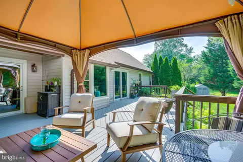 Exterior - 12700 Kettering Dr, Herndon, VA 20171 photo 9 of 10