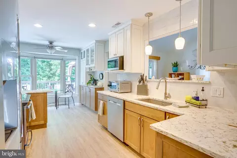 Kitchen - 12700 Kettering Dr, Herndon, VA 20171 photo 7 of 7
