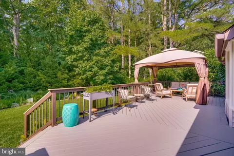 Exterior - 12700 Kettering Dr, Herndon, VA 20171 photo 6 of 10