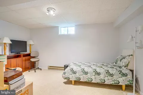 Bedroom - 12700 Kettering Dr, Herndon, VA 20171 photo 7 of 7