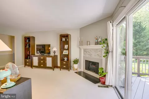 Living - 12700 Kettering Dr, Herndon, VA 20171 photo 1 of 3
