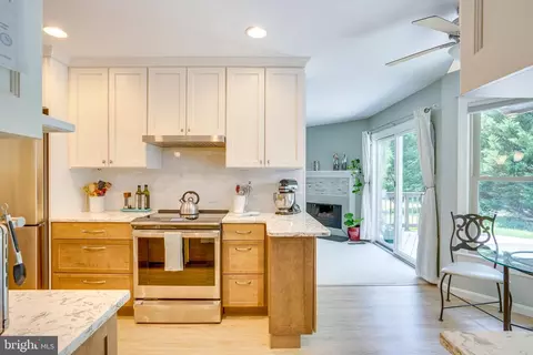Kitchen - 12700 Kettering Dr, Herndon, VA 20171 photo 3 of 7