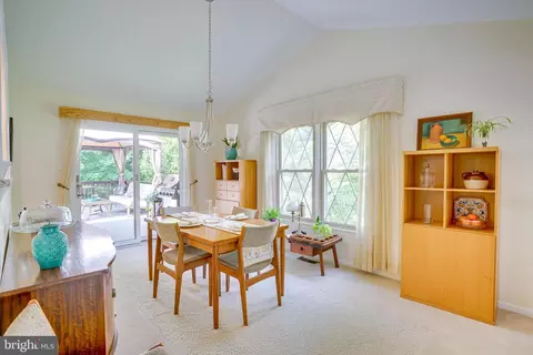 Dining - 12700 Kettering Dr, Herndon, VA 20171 photo 8 of 9