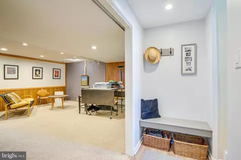 Entry Way - 12700 Kettering Dr, Herndon, VA 20171 photo 5 of 5