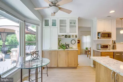 Kitchen - 12700 Kettering Dr, Herndon, VA 20171 photo 4 of 7