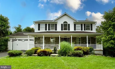 8919 Kiger St, Lorton, VA 22079