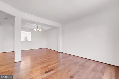 8011 Readington Ct, Springfield, VA 22152 photo 4