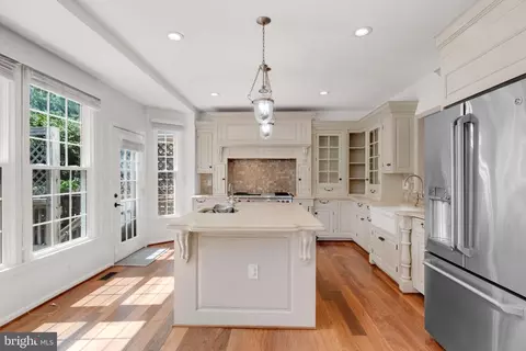 8011 Readington Ct, Springfield, VA 22152 photo 11