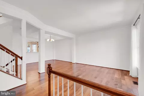 8011 Readington Ct, Springfield, VA 22152 photo 3