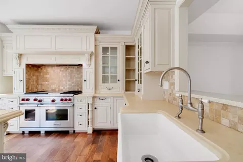 8011 Readington Ct, Springfield, VA 22152 photo 13