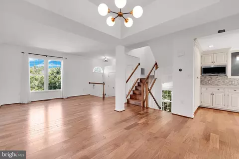 8011 Readington Ct, Springfield, VA 22152 photo 6