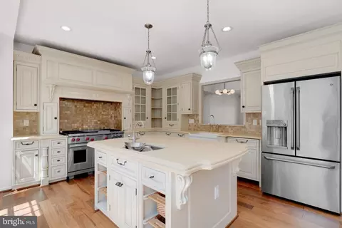 8011 Readington Ct, Springfield, VA 22152 photo 9