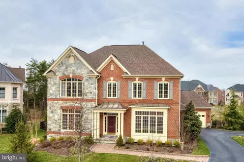 13796 Necklace Ct, Chantilly, VA 20151