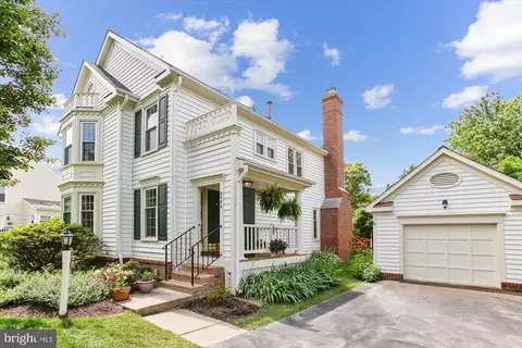 6584 Forsythia St, Springfield, VA 22150
