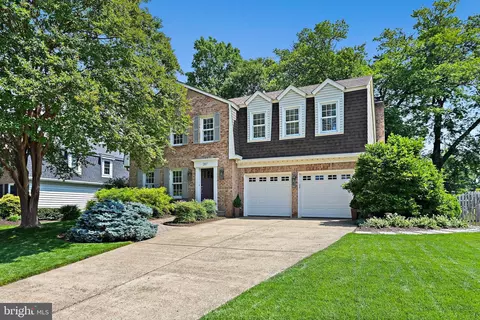 207 Ceret Ct SW, Vienna, VA 22180