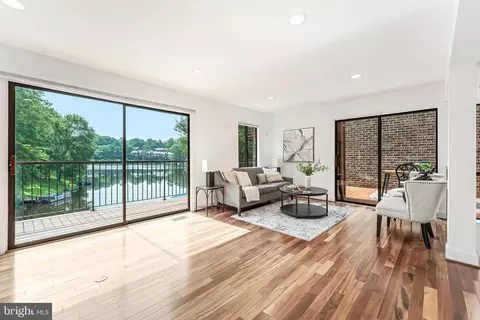 Living - 2127 Cabots Point Ln, Reston, VA 20191 photo 1 of 10