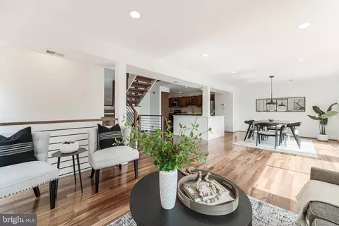 Living - 2127 Cabots Point Ln, Reston, VA 20191 photo 3 of 10