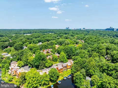 View/Area - 2127 Cabots Point Ln, Reston, VA 20191 photo 2 of 3