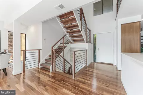 Entry Way - 2127 Cabots Point Ln, Reston, VA 20191 photo 4 of 8