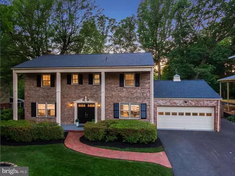 1334 Elsinore Ave, Mclean, VA 22102
