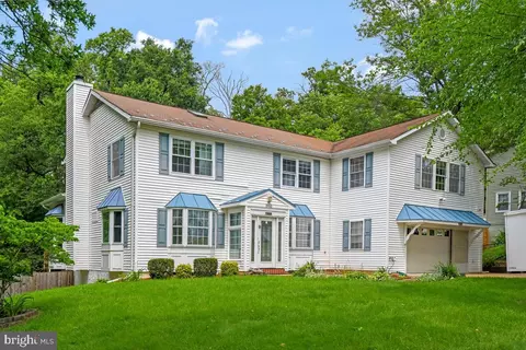 3910 Quisenberry Dr, Alexandria, VA 22309