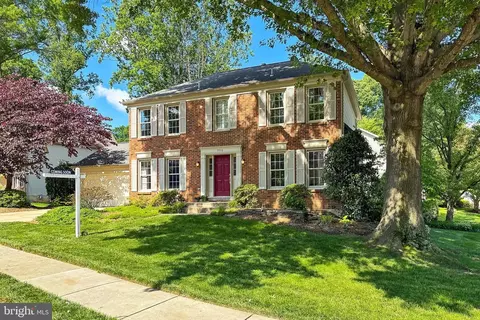 9516 Retriever Rd, Burke, VA 22015