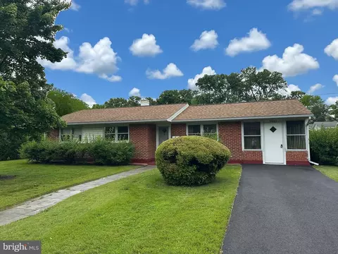 5903 La Vista Dr, Alexandria, VA 22310