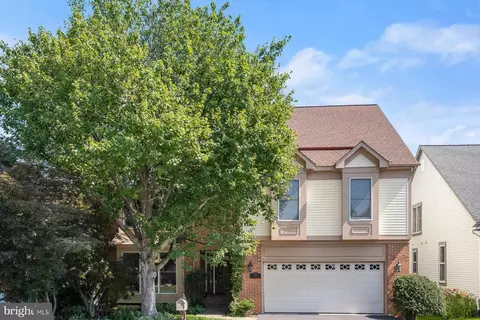 7510 Walnut Hill Ln, Falls Church, VA 22042