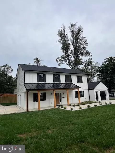 2610 West St, Falls Church, VA 22046