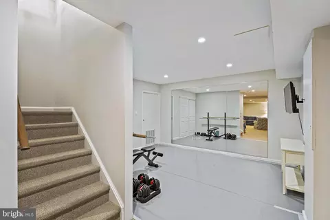 1301 Timberly Ln, Mclean, VA 22102 photo 37