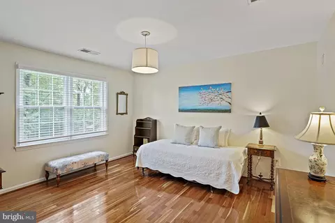 1301 Timberly Ln, Mclean, VA 22102 photo 31