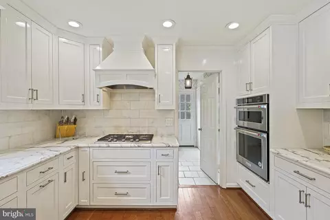1301 Timberly Ln, Mclean, VA 22102 photo 11