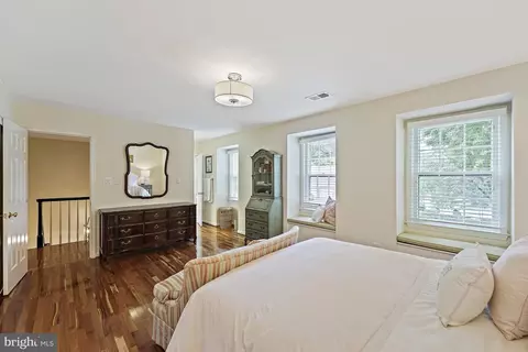 1301 Timberly Ln, Mclean, VA 22102 photo 27