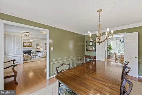 1301 Timberly Ln, Mclean, VA 22102 photo 5