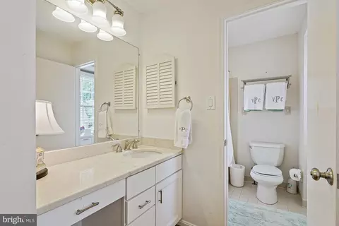 1301 Timberly Ln, Mclean, VA 22102 photo 28