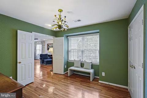 1301 Timberly Ln, Mclean, VA 22102 photo 24