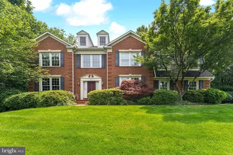 1101 Arboroak Pl, Herndon, VA 20170